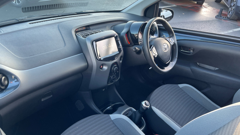 Toyota Aygo 1.0 VVT-i X-Play 5dr Petrol Hatchback